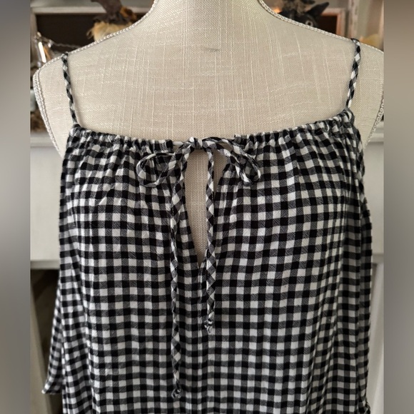 Velvet by graham & Spencer Nedra cold shoulder gingham top black/white Sz.L - Picture 3 of 11